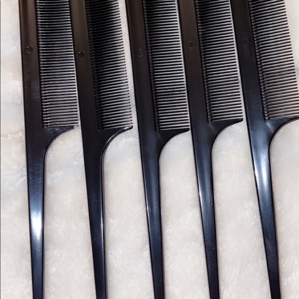 Combs - Picture 3 of 4